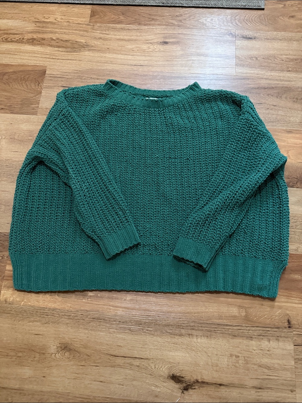 American Eagle Outfitters Chunky Crewneck Sweater in Deep Green